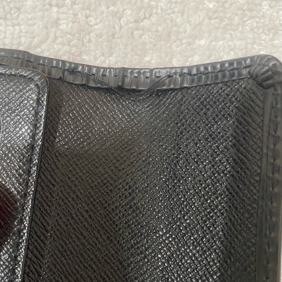 Louis Vuitton Epi Noir Tri-Fold Wallet - Picture 6 of 11